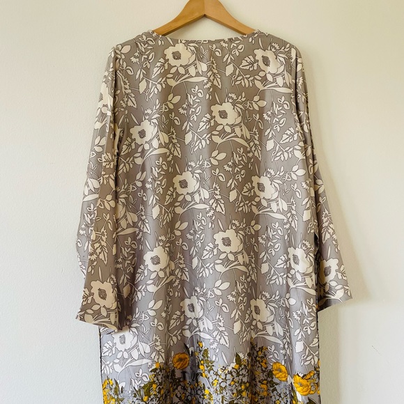 Khaadi tunic with elegant floral print - Picture 5 of 5